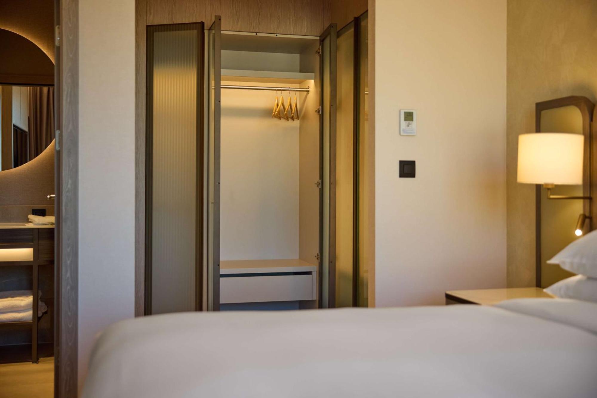 Hilton Sofia Hotel Ngoại thất bức ảnh
